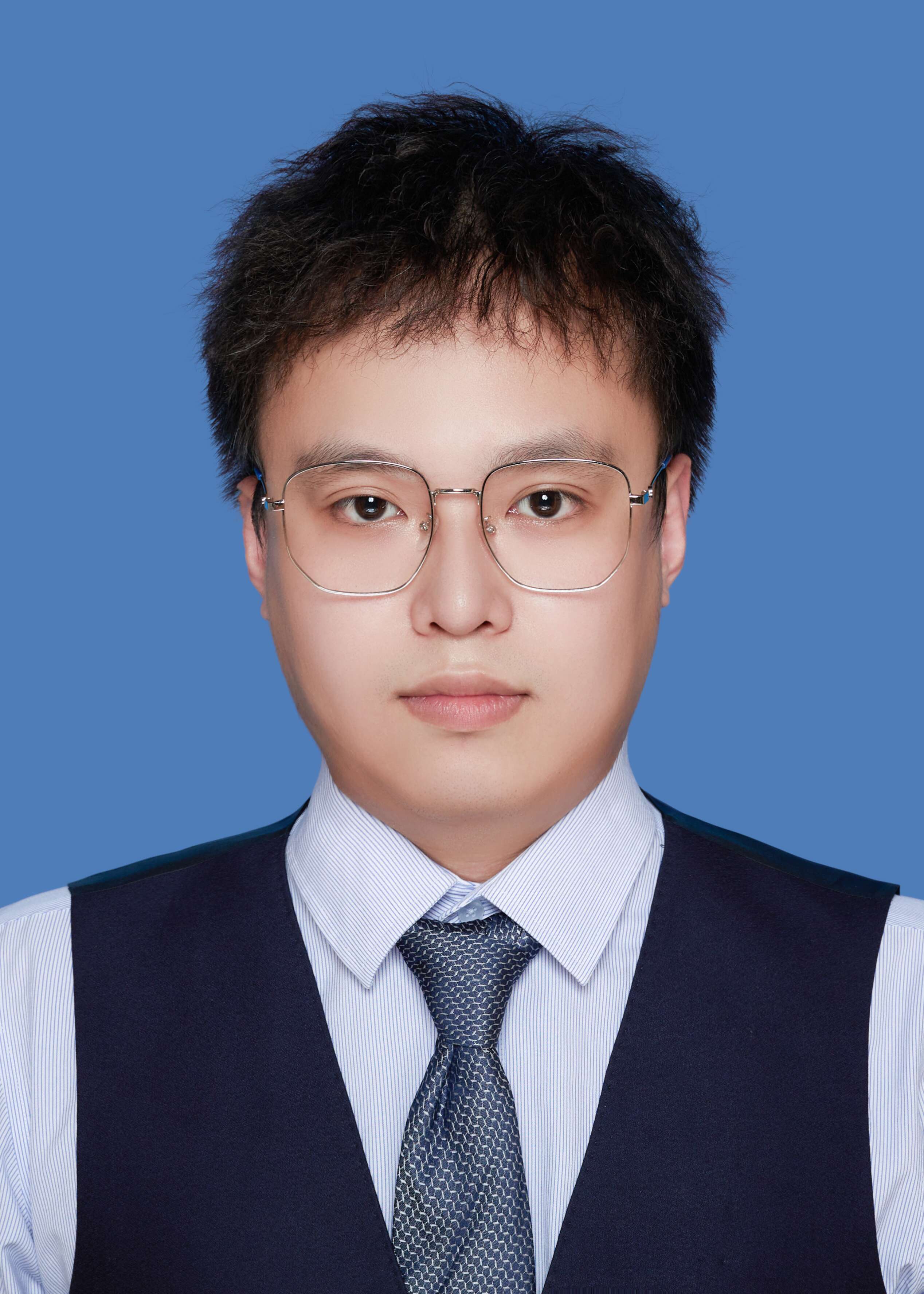 董睿